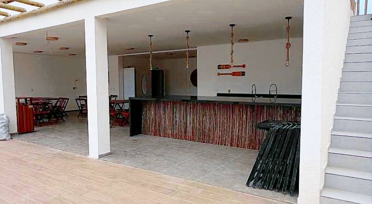 House with pool & hot tub — photo 4