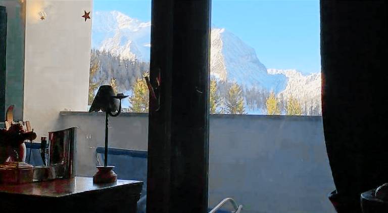 Nice house on the ski slopes — photo 4