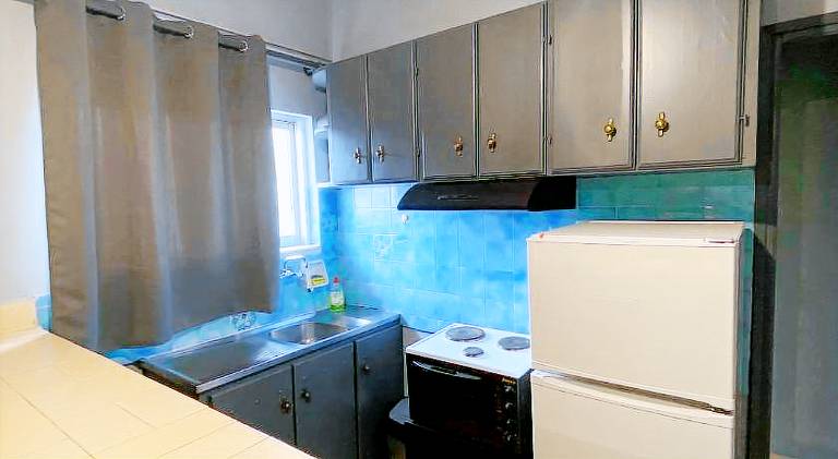 Rental apartment with yard & patio — photo 3