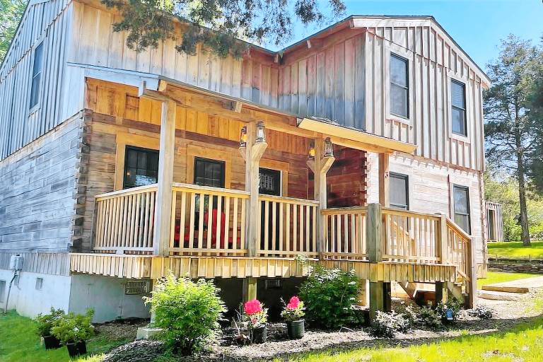 Cabin  Hollister