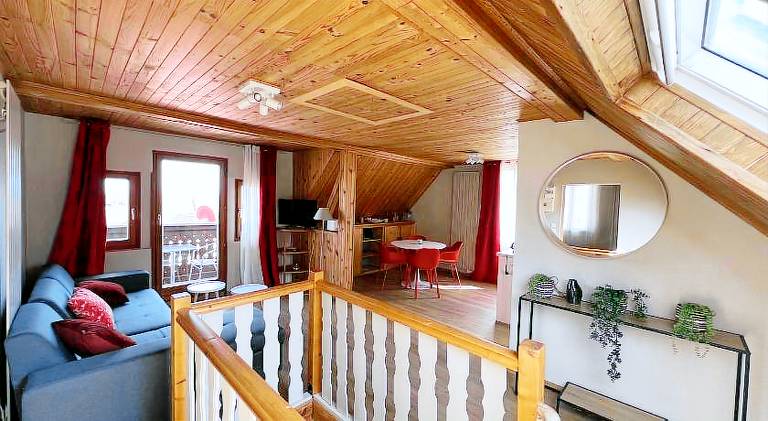 Apartment with hot tub & patio — photo 2