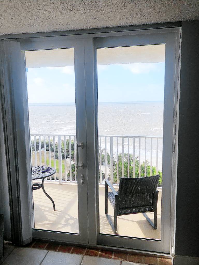 Beautiful Direct Facing Gulf View - Modern Beach Front 10th Floor property — photo 5