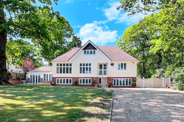 6 Bed in Wootton Bridge oc t30295