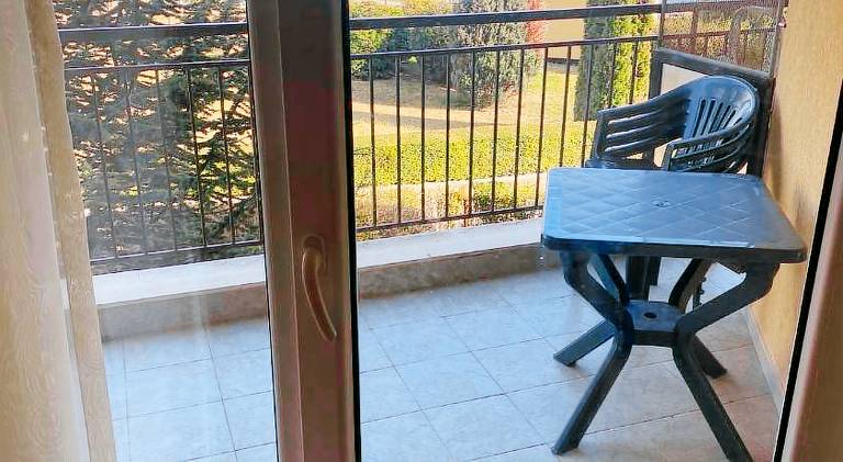 Rental apartment with pool in Pomorie