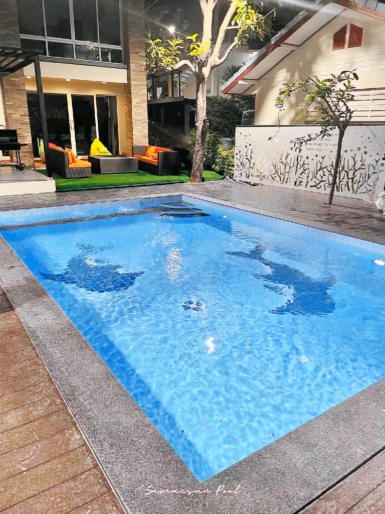 Villa with pool — photo 4