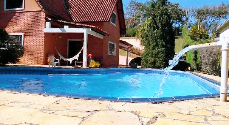 Vacation home with pool — photo 3
