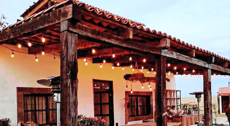 Pleasant villa with hot tub & pool | Pets allowed — photo 4