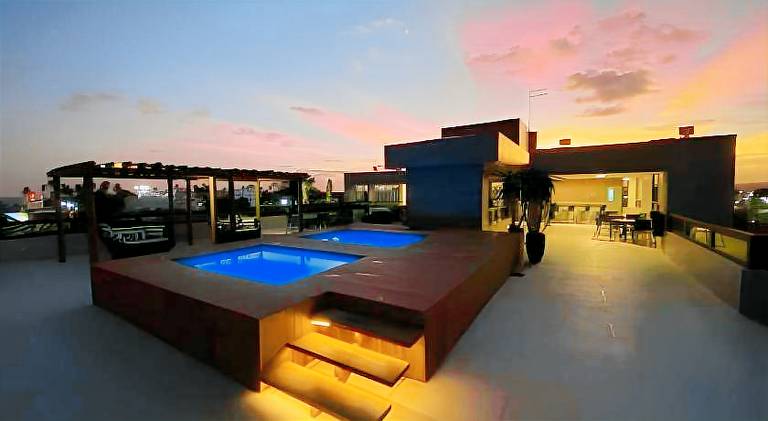 Apartment with private pool, patio & hot tub | Beach nearby | Suitable for remote work | Dogs allowed — photo 5