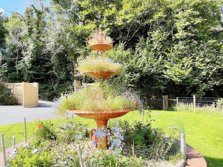Cottage with barbecue, jacuzzi & yard — photo 5
