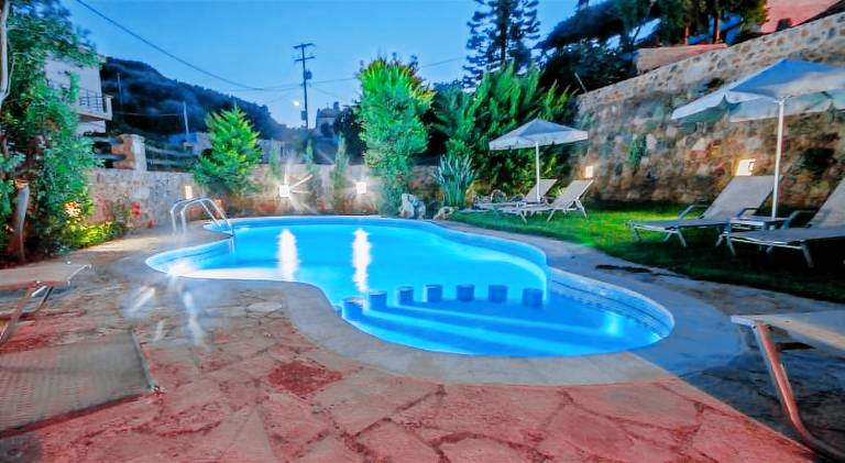 Pleasant villa with pool, jacuzzi & yard | Dogs allowed in Platanias
