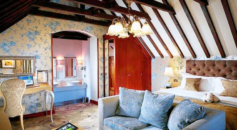 South Lodge — photo 2