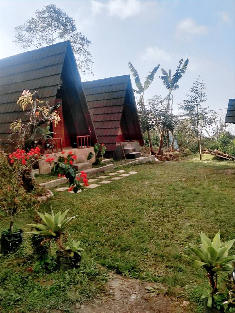 Pleasant villa with yard & terrace | Pets allowed in Munduk