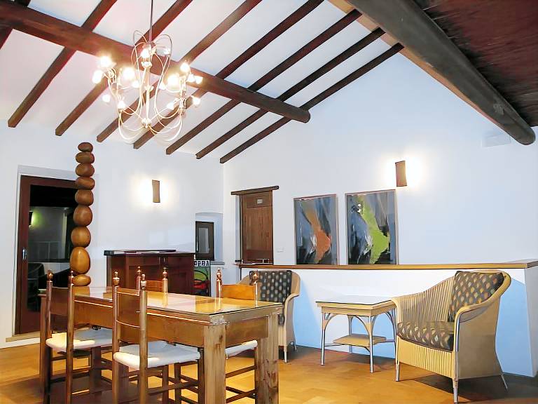 Lovely vacation home with garden, patio & pool | Pets allowed — photo 4