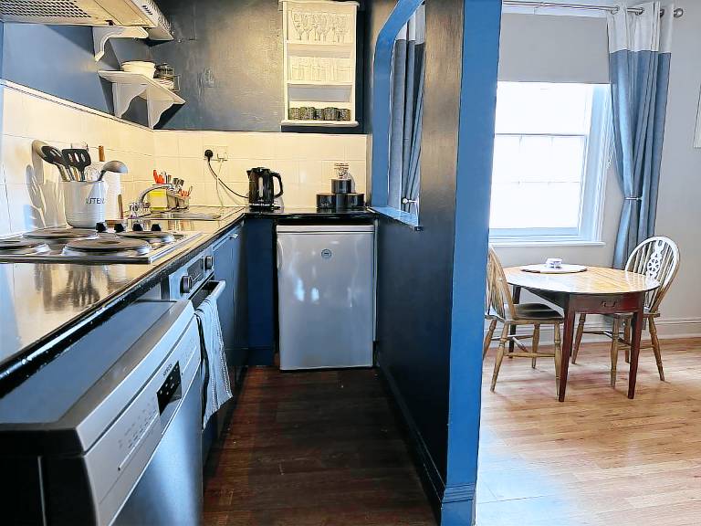 Noble Nooks - Victorian Hideaway at Brighton Station — photo 4