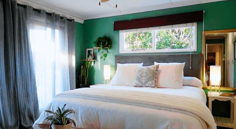 Lush Spacious Family Home between Beach & Town — photo 2