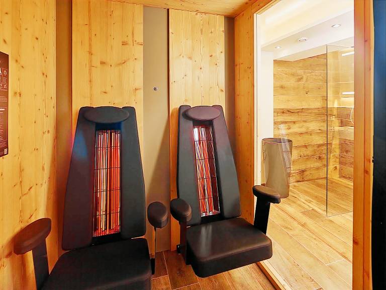 Apartment with terrace, sauna & yard — photo 3