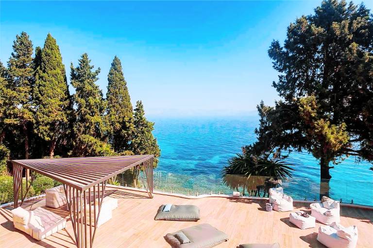 Stunning Seafront Corfu Residence Villa Serene Private Heated Pool — photo 2