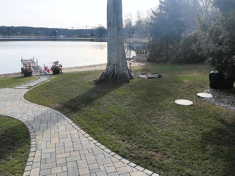 House Coventry Lake