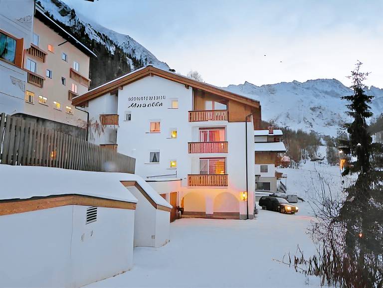 Beautiful rental apartment with BBQ & patio | Ski nearby | Pets are welcome in Samnaun