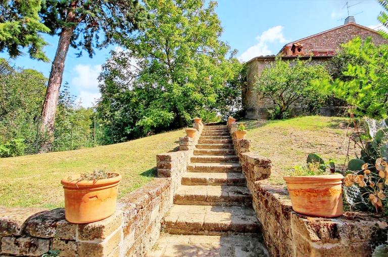 Villa with hot tub, garden & private pool — photo 4