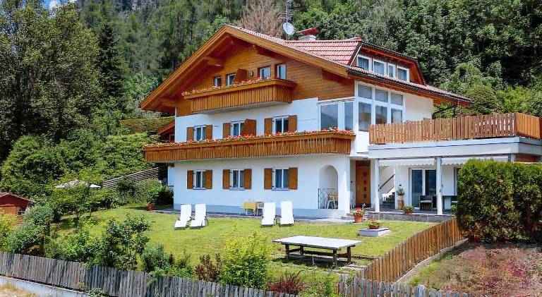 Holiday apartment with yard & patio | Suitable for remote work in Brunico