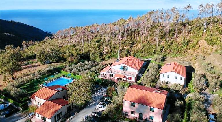 House with garden & pool in Monterosso al Mare