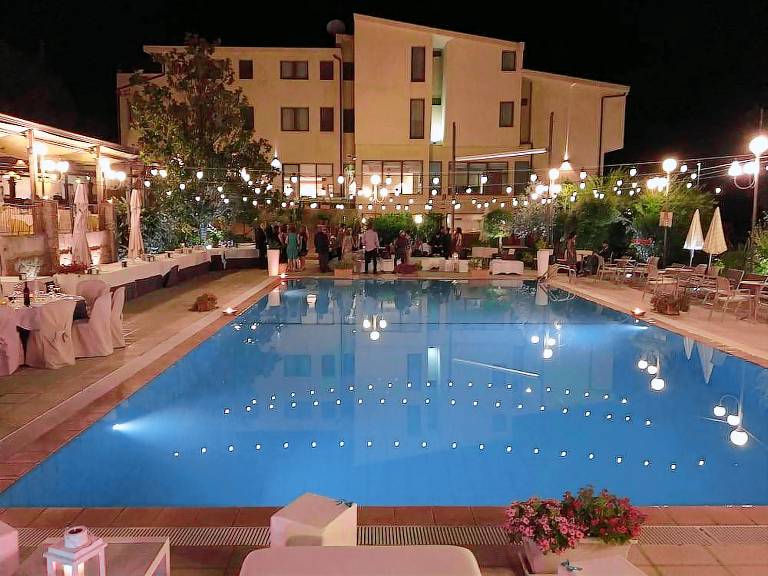 Riviera Hotel — photo 2