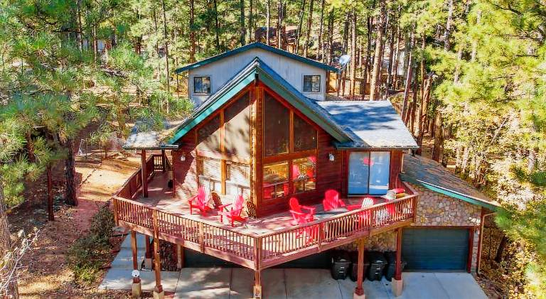 Vacation home with hot tub | Dogs allowed in Flagstaff, AZ