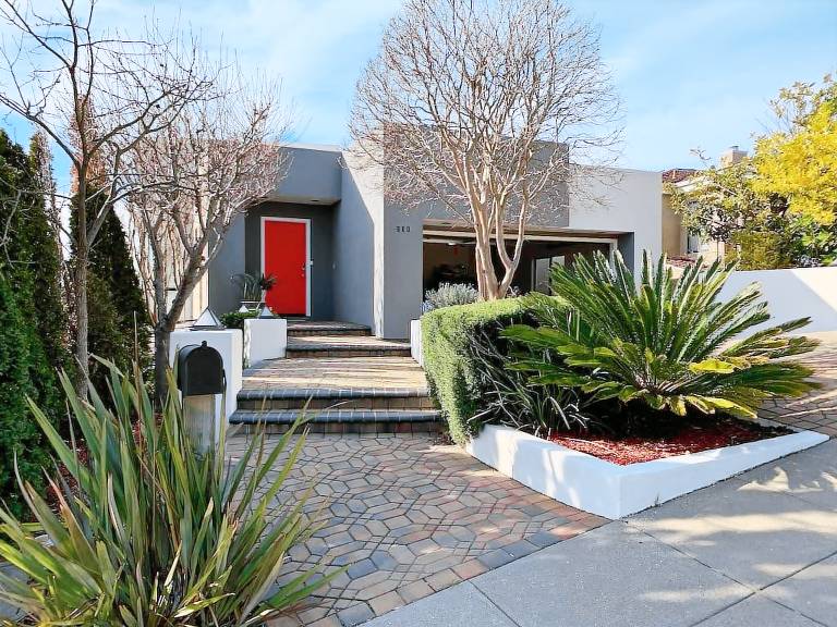 House Oakland