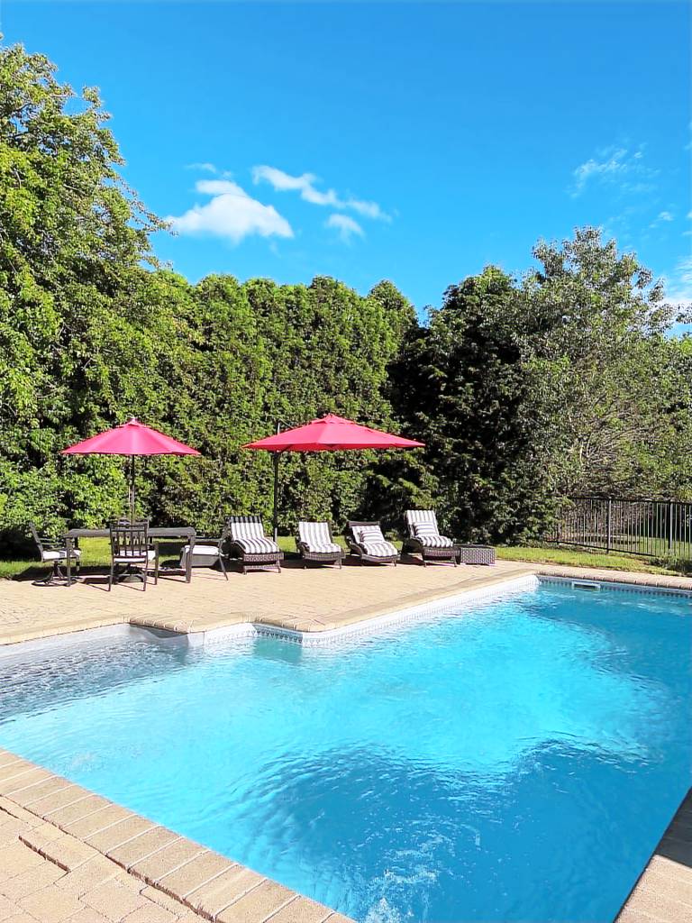 House  East Moriches