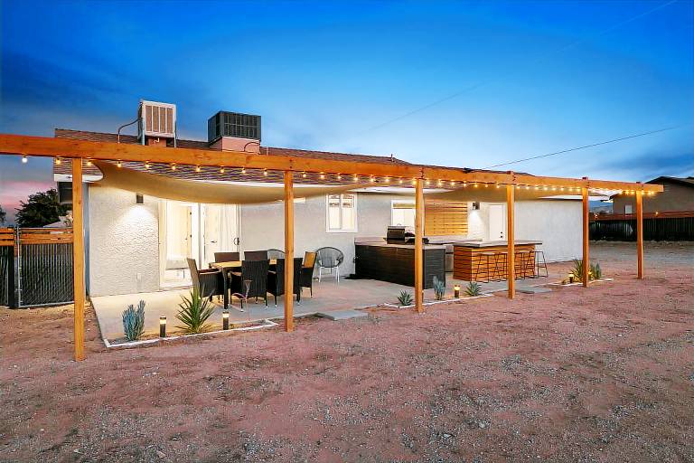 House with barbecue | Mountain view — photo 2