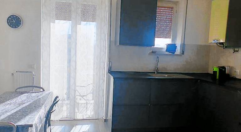 Rental apartment with 3 rooms for 5 persons — photo 4