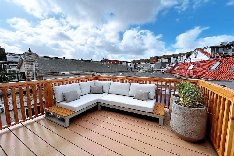 Vacation home with terrace — photo 4