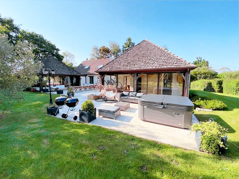Cabin  Bréhal