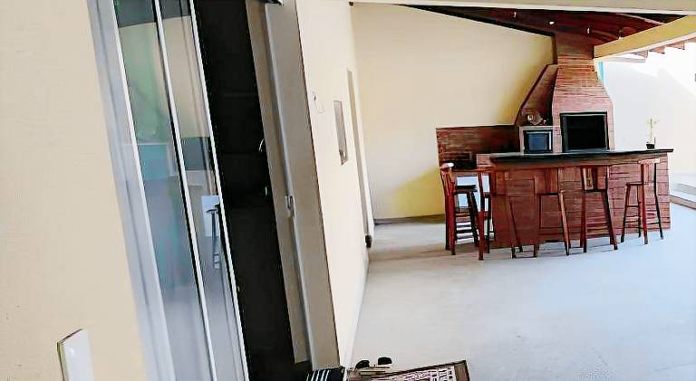 Vacation home with pool & hot tub — photo 5