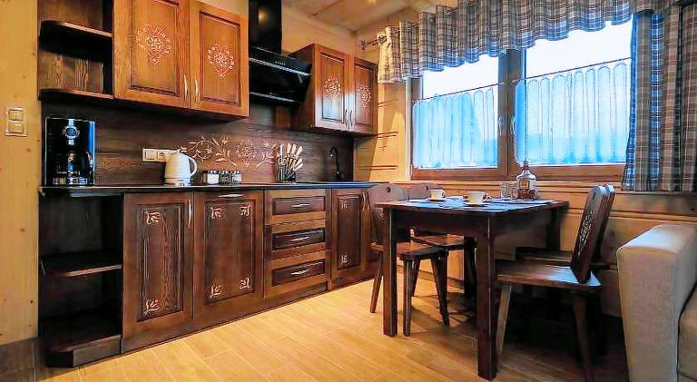 Chalet with jacuzzi & pool | Pet-friendly — photo 4