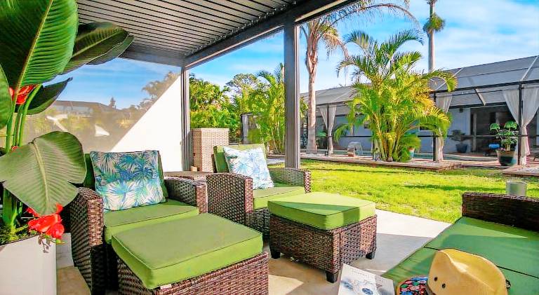 Beach Cottage with heated pool just off Siesta Key — photo 4