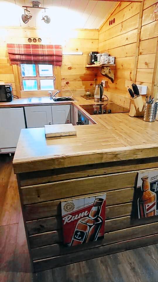 Sutton Coldfield 2-Bed Caravan, Parking & Bar-B-Q — photo 3