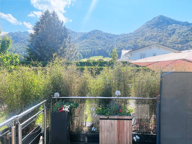 Children-friendly nice rental apartment with garden, BBQ & pool | Mountain view | Pet-friendly — photo 3