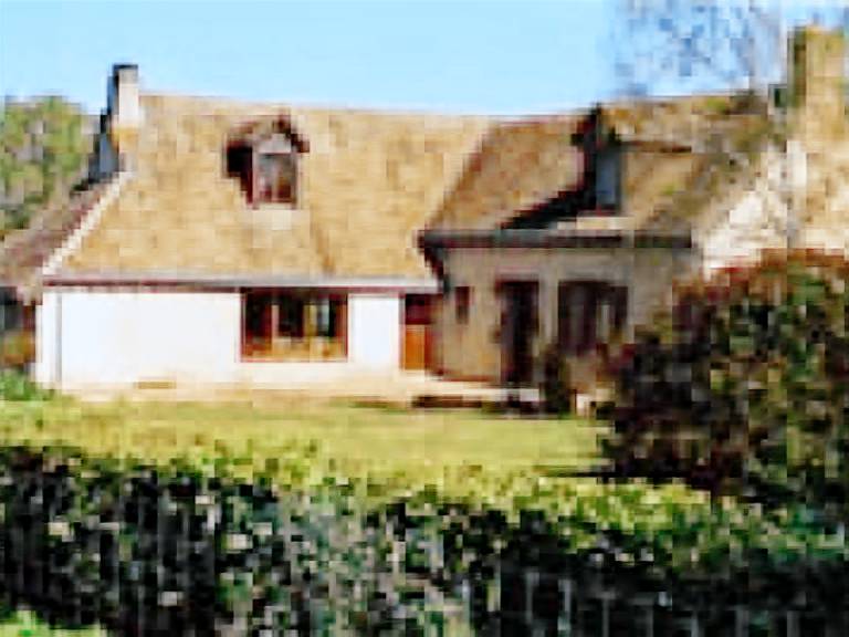 Renovated Farmhouse near 24H Le Mans with Large Yard & Volleyball Court — photo 5