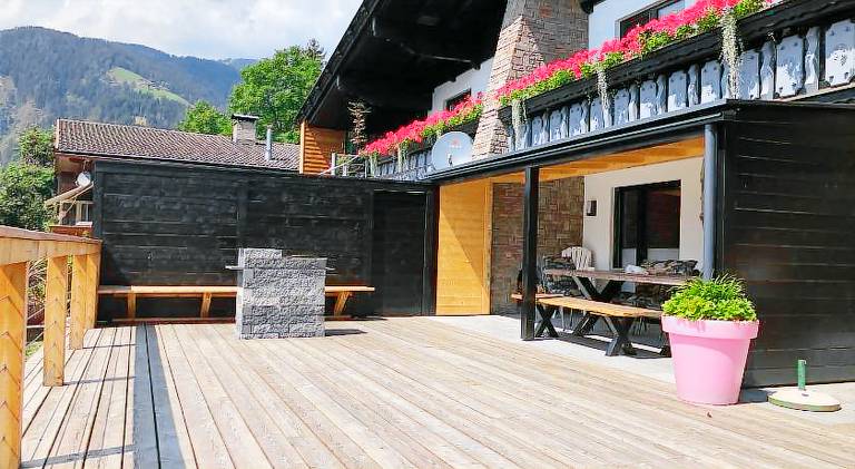 Vacation home with terrace, garden & BBQ in Lienz