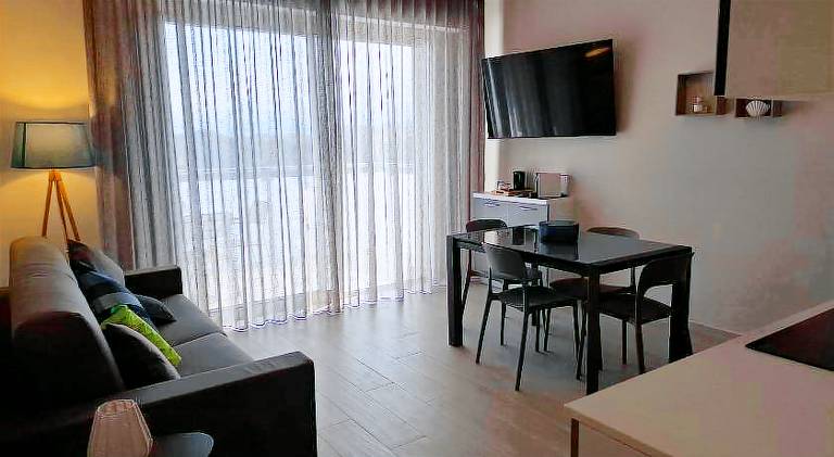 Holiday apartment with patio — photo 2