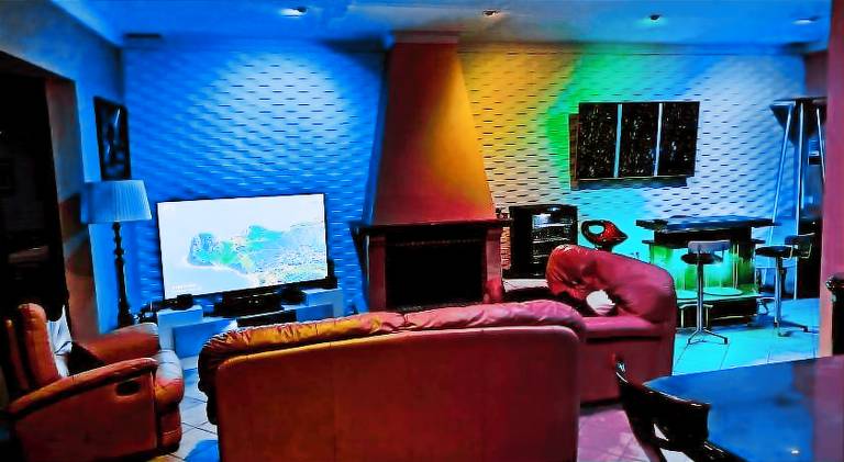 Villa with jacuzzi, private pool & patio — photo 5