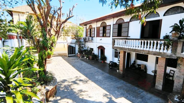 House with patio & yard in Vigan