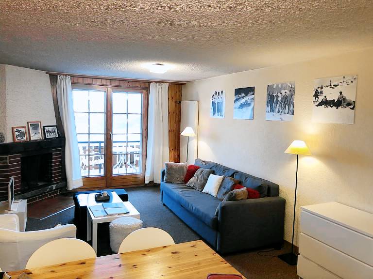 Rental apartment with yard in Vex