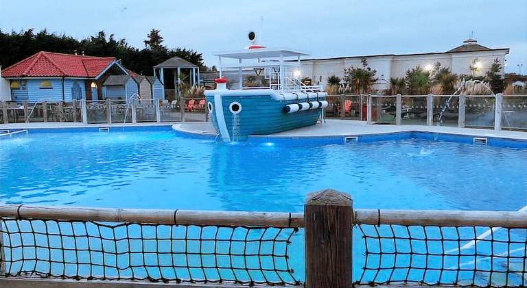 Coastal caravan retreat — photo 5
