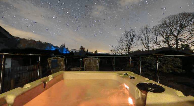 Vacation home with hot tub | Dogs allowed in Ambleside