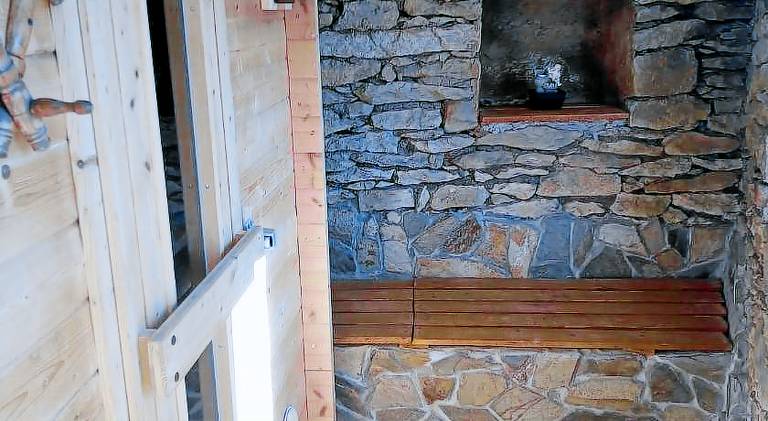 Vacation home with sauna, terrace & yard — photo 3