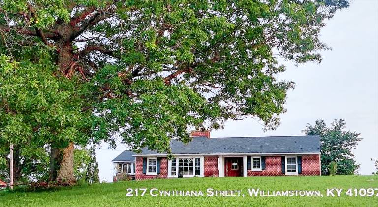 Vacation home with pool & hot tub in Dry Ridge, KY