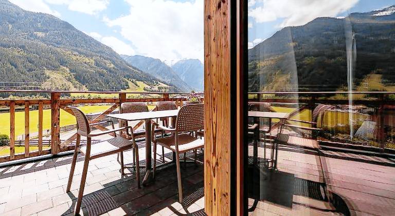 Serviced apartment with patio, sauna & pool | Close to the ski | Dogs allowed — photo 5